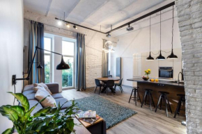 #stayhere - Unique Spacious & Modern 2BDR Upscale Neighbourhood